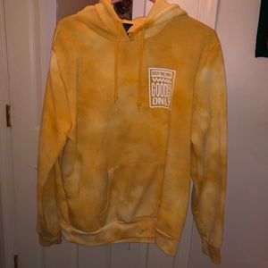 Yellow hoodie ‼️DONATING 3/20/21‼️